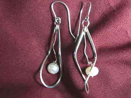 Oval Drop Pearl Earring